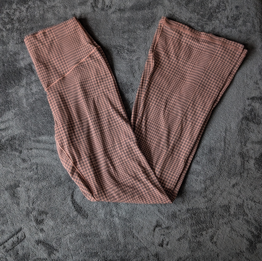 Aerie Offline Real Me Bootcut Flare Leggings Brown Viral Houndstooth Print Sz L - Picture 2 of 10